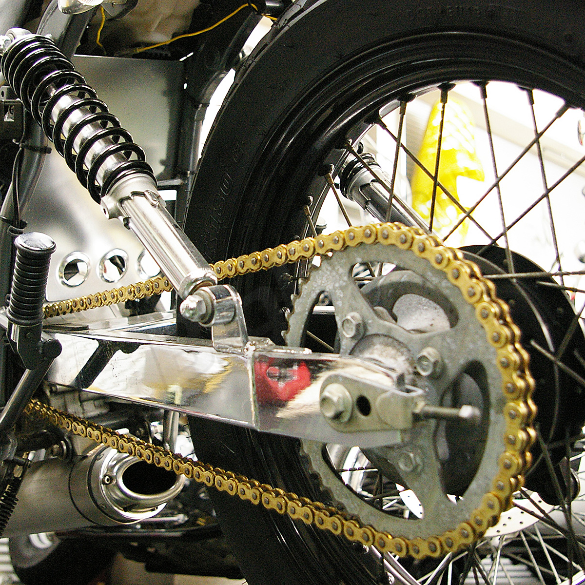 BigOne world No.1 chain Manufacturers KMC 525-120L CB400SF ZRX400 Steed 400 KH250 CBR400F GSX400 Impulse CBR400F Gold O-ring 