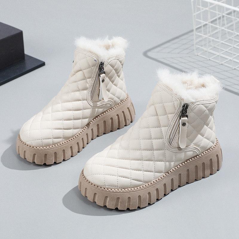  mouton boots snow boots lady's reverse side nappy warm boots stylish protection against cold ..... thickness bottom outdoor protection against cold guarantee . winter snow shoes boa boots 