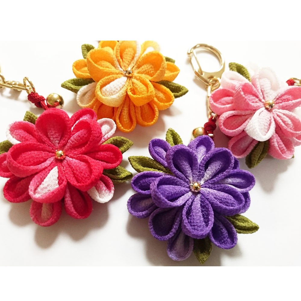 一越ちりめんで作る つまみ細工キット・お花のキーホルダー4色セット