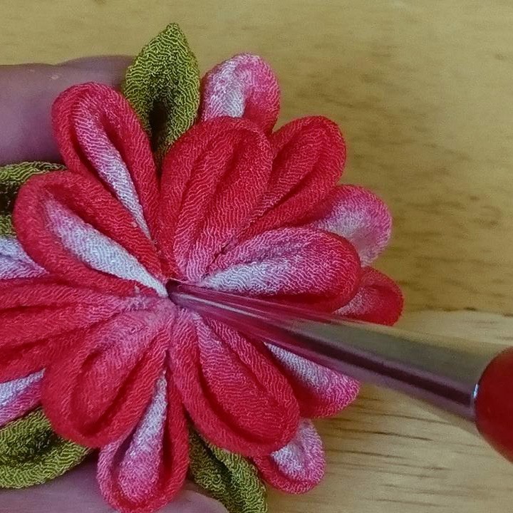 一越ちりめんで作る つまみ細工キット・お花のキーホルダー4色セット