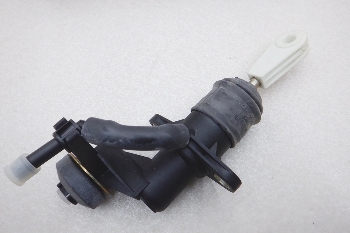 SACHS rucksack scratch master cylinder 6284009939 compatible model unknown..