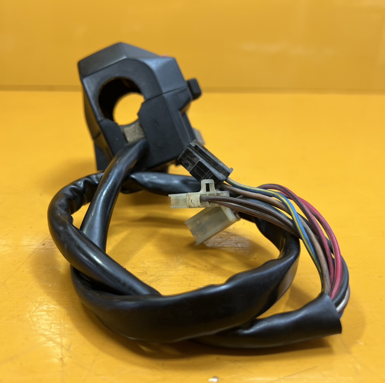 [ бесплатная доставка!!][WH 57403] Yamaha YAMAHA Majesty 250C SG03J-019 рукоятка с переключателем правый 