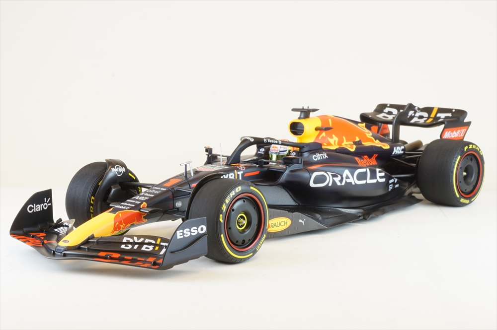 ミニチャンプス オラクル レッド ブル レーシング RB18 マックス