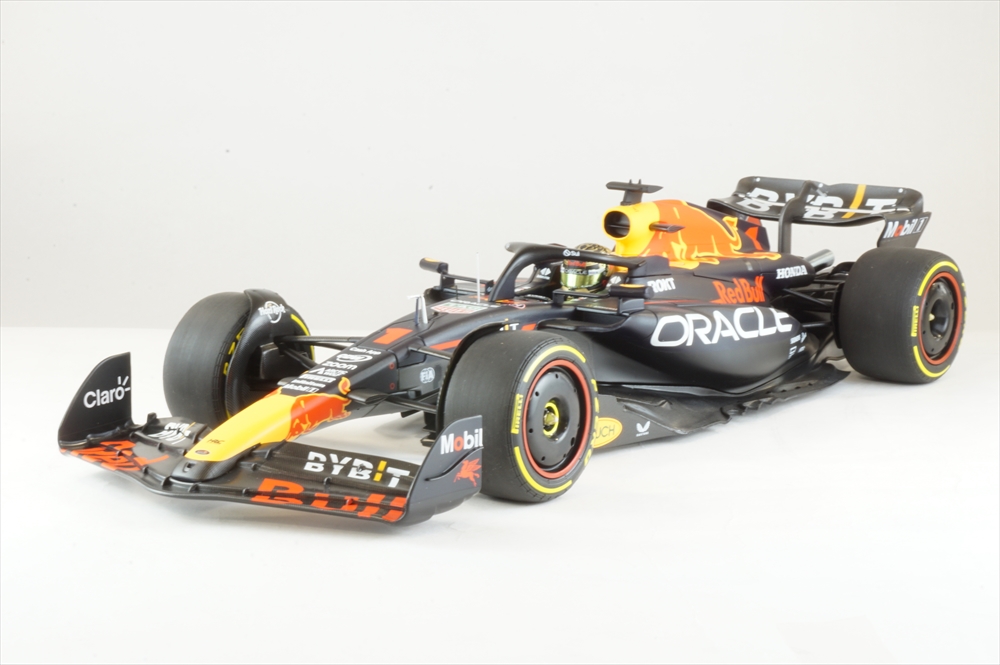 ミニチャンプス オラクル レッド ブル レーシング RB19 マックス