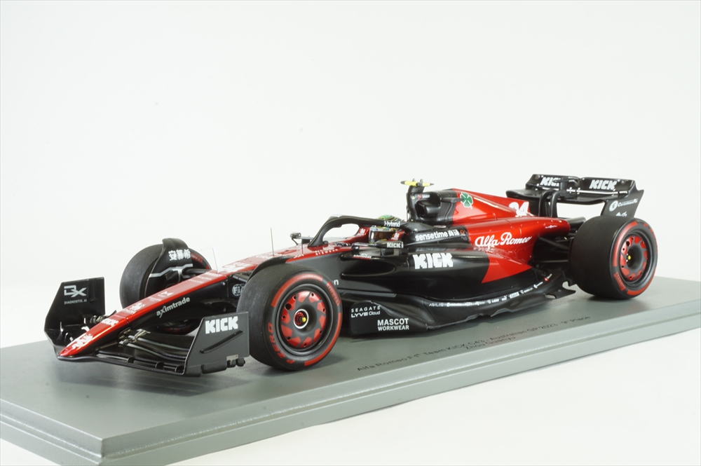 スパークモデル Alfa Romeo F1 Team Stake C43 No.24 ORLEN Zhou