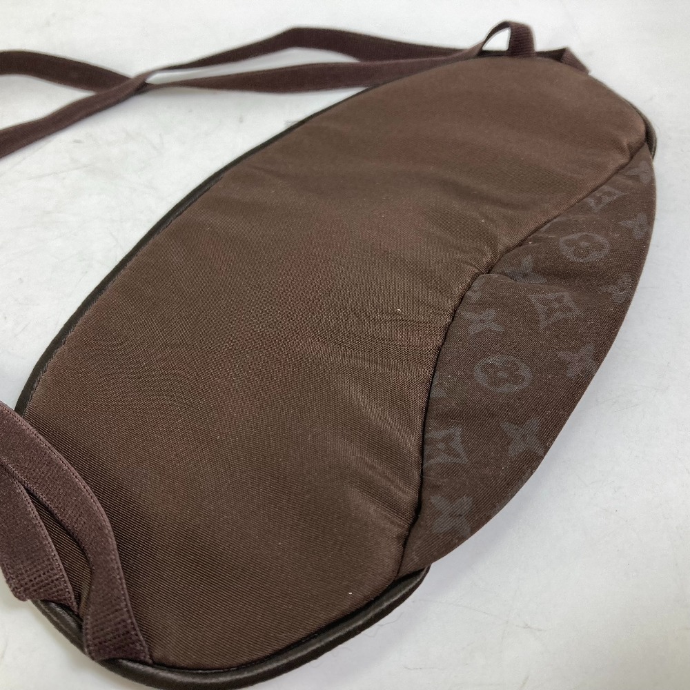 LOUIS VUITTON Louis Vuitton M99204 2005 год VIP ограничение путешествие комплект voya-ju комплект маска для глаз & сумка только смешанные товары нейлон [ б/у ]