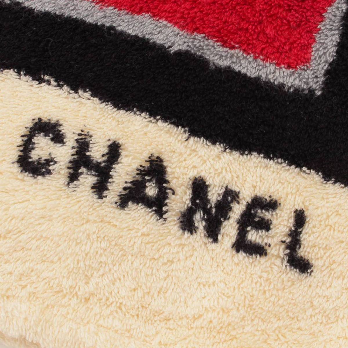 [ Chanel ]Chanel here Mark multicolor art beach towel ivory × red [ used ][ regular goods guarantee ]123763