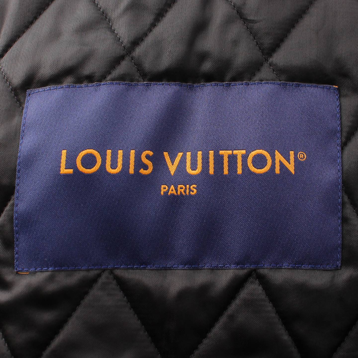 [ Louis Vuitton ]Louis Vuitton 23SS мужской Logo нашивка кожа длинный коуч жакет 1AB97Y черный 48 не использовался [ б/у ]197156