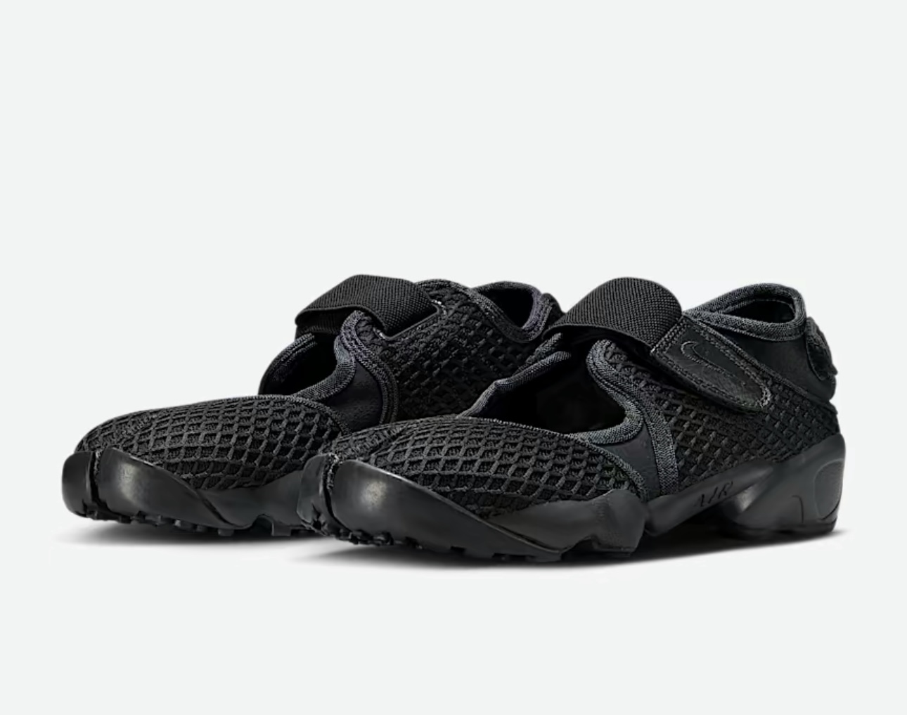 NIKE WMNS AIR RIFT 