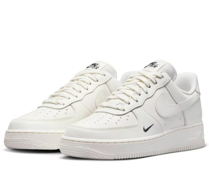 WMNS AIR FORCE 1 LOW '07 ESSENTIAL "SAIL BLACK" HF1058-133 （セイル/ブラック/セイル）の商品画像