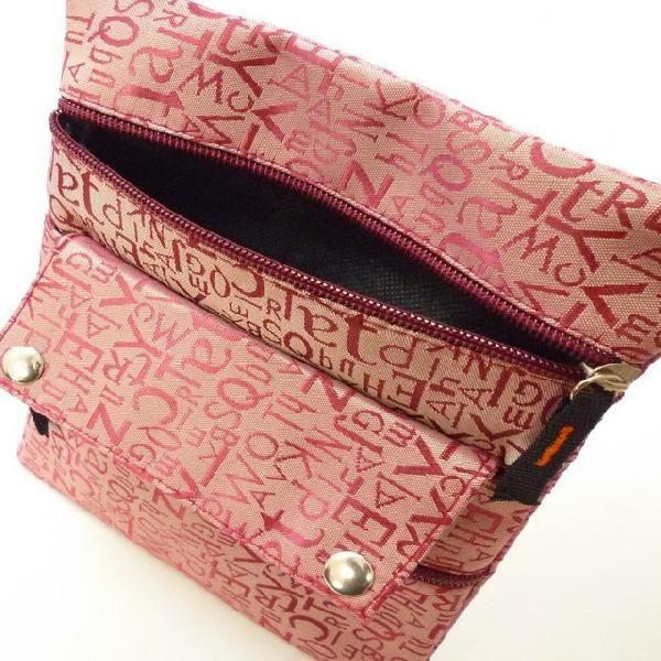 雨にも安心　ナイロン素材