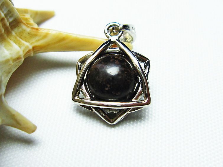 コンドライト「サハラNWA869隕石」 ペンダント [T298-399] 1枚目