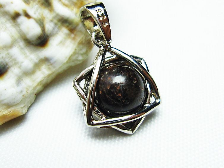 コンドライト「サハラNWA869隕石」 ペンダント [T298-399]