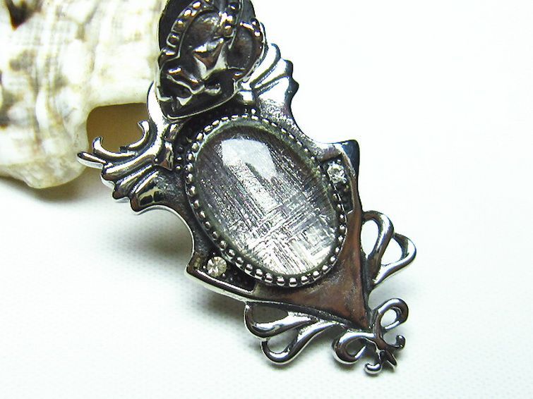 ギベオン メテオライト隕石 中世の紋章 ペンダント [T309-1795]