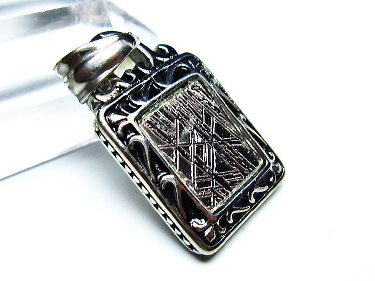 ギベオン メテオライト隕石 スクエア ペンダント [T309-2538] 3枚目