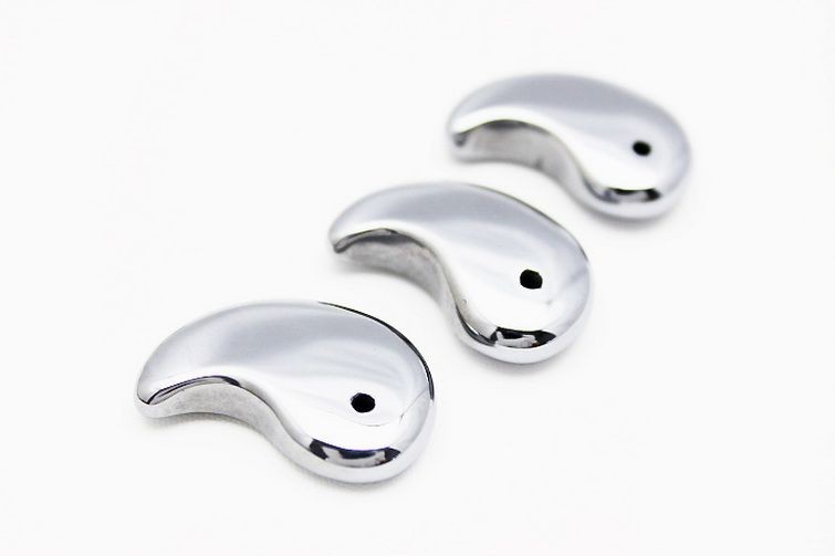 勾玉　（e）　箱付き ディープマリンスノー勾玉 三種の神器 八尺瓊勾玉