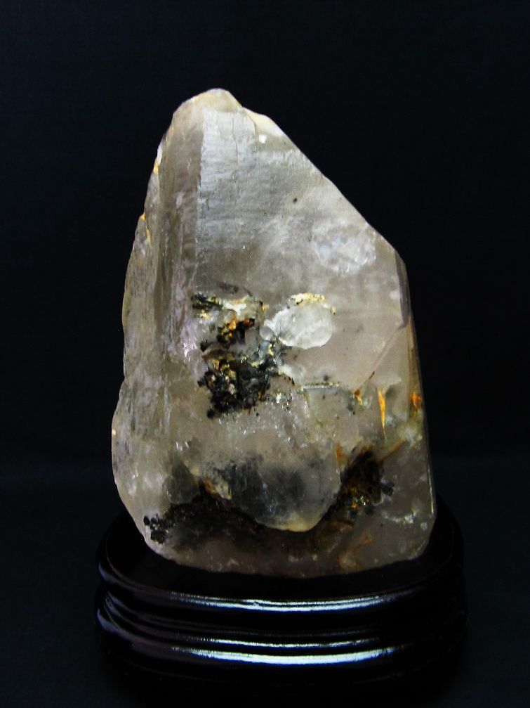 2.1Kg タイチンルチル入り ライトニング水晶 原石[T501-4032] 1枚目