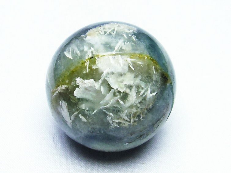 エンジェルフェザー フローライト 原石 ※欠け箇所などあり39mm [T540-2173]