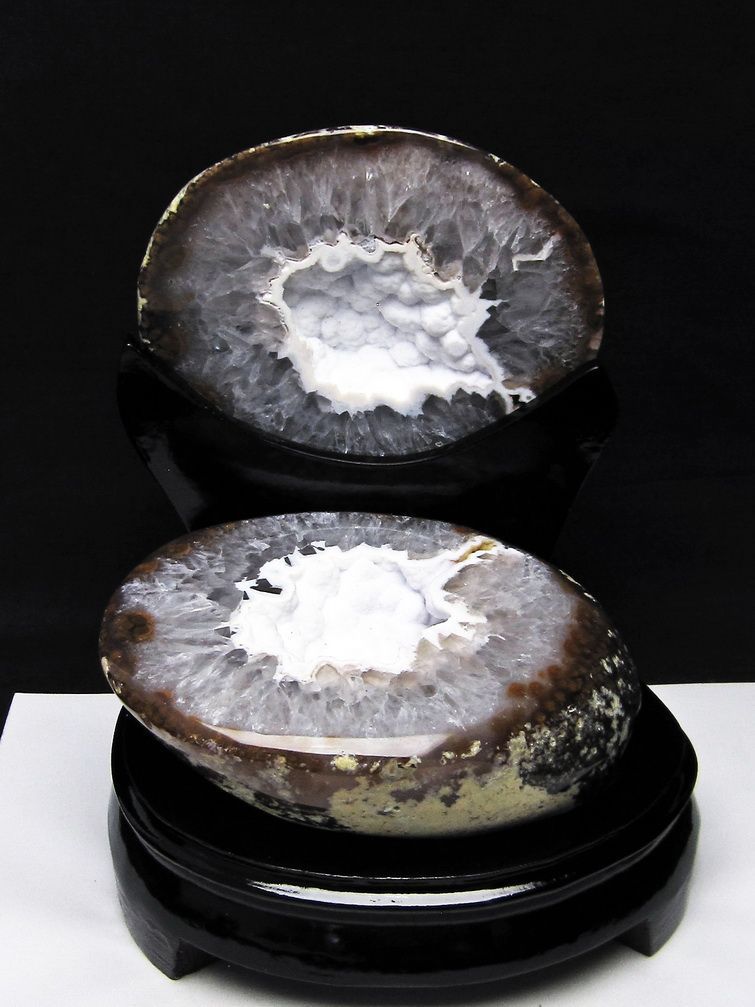 1.9Kg ペア水晶トレジャーメノウ[T604-6030]