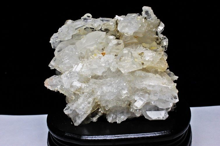 天然石　ファーデンクォーツ　クラスター　1693グラム　アクリル台座付き 天然石 ファーデンクォーツ クラスター 1693グラム アクリル台座付き