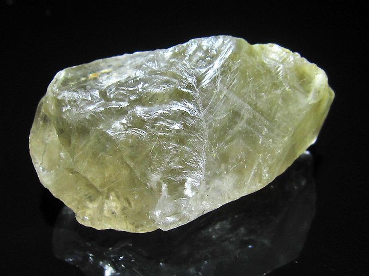 ルチル入り 水晶 原石[T725-997]
