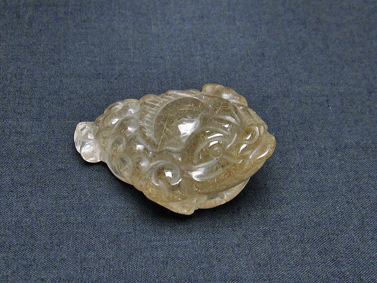 金針ルチルクォーツ 金蟾 置物[T801-406] 1枚目