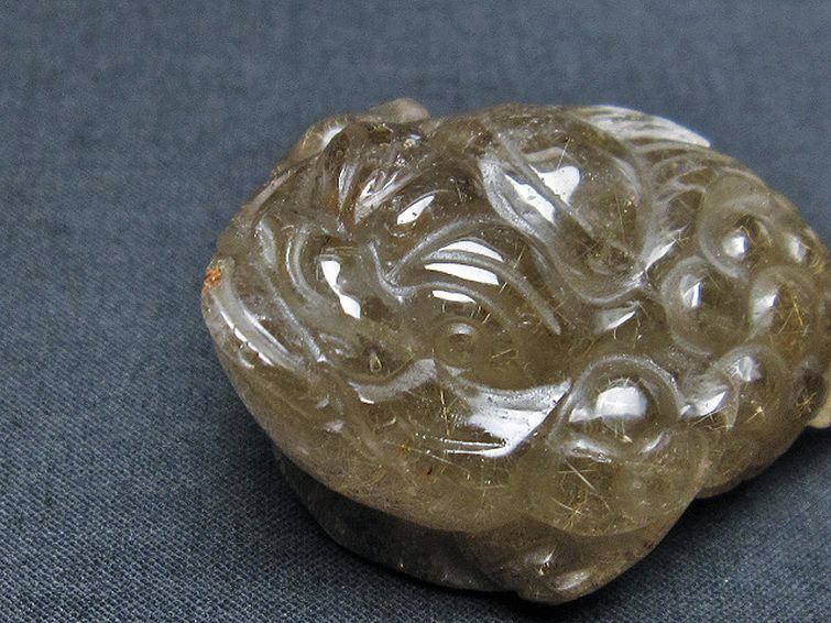 金針ルチルクォーツ 金蟾 置物[T801-430]