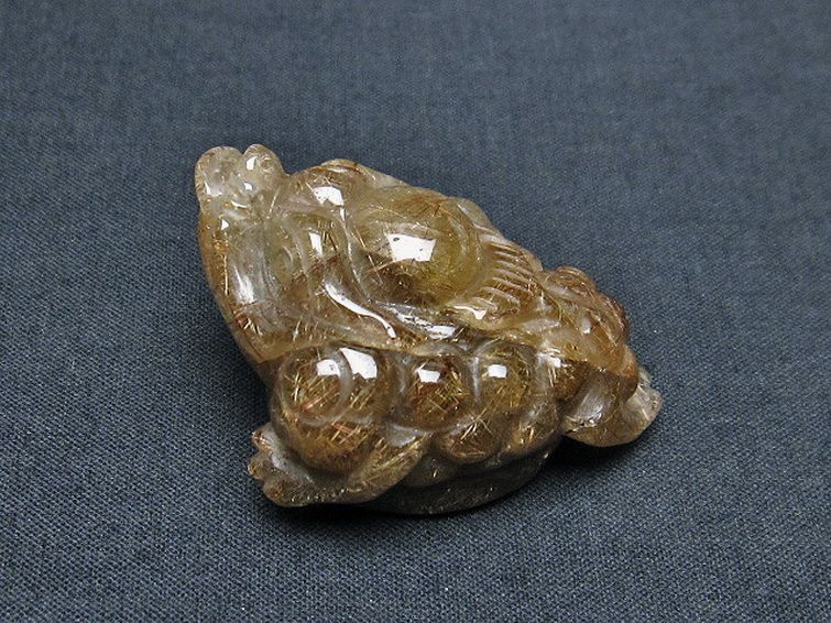 ルチルクォーツ（金針ルチル水晶） 金蟾 置物[T801-439] 3枚目