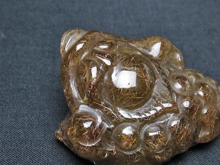 ルチルクォーツ（金針ルチル水晶） 金蟾 置物[T801-445] 2枚目