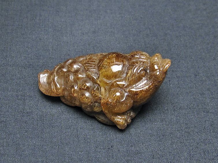 ルチルクォーツ（金針ルチル水晶） 金蟾 置物[T801-446] 1枚目