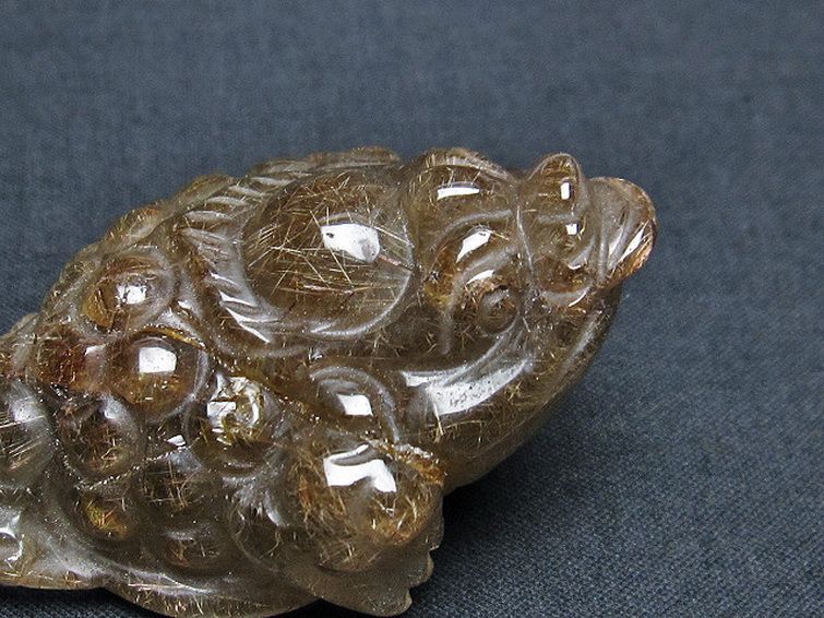 金針ルチルクォーツ 金蟾 置物[T801-483] 2枚目