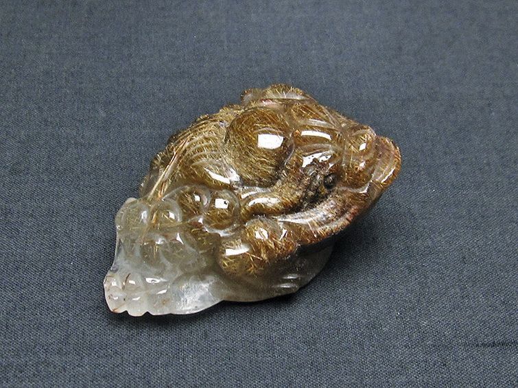 金針ルチルクォーツ 金蟾 置物[T801-489] 1枚目