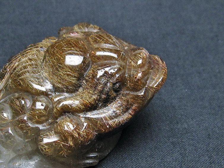 金針ルチルクォーツ 金蟾 置物[T801-489] 2枚目