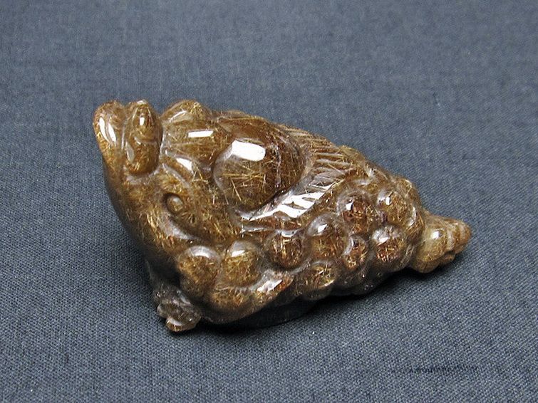 ルチルクォーツ（金針ルチル水晶） 金蟾 置物[T801-498] 3枚目