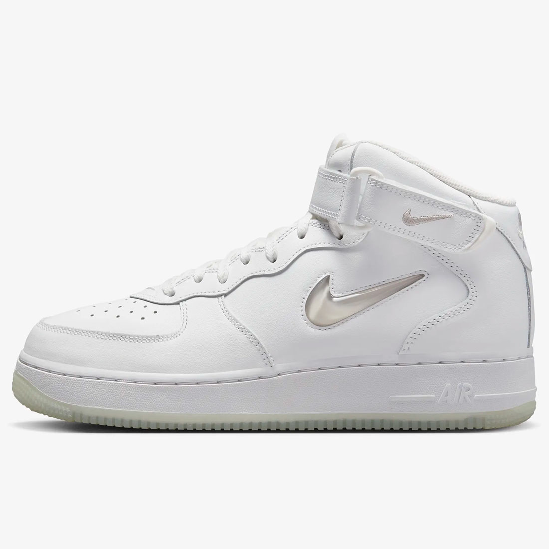 AIR FORCE 1 MID ’07 "COLOR OF THE MONTH WHITE JEWEL" DZ2672-101 （サミットホワイト/サミットホワイト/サミットホワイト/ライトボーン）
