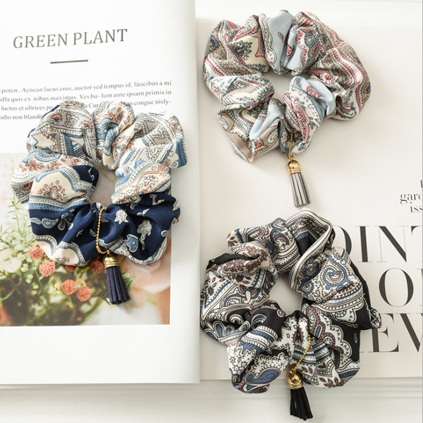 シュシュ 3個セツト 定番人気カラー♪シンプルなのでオフィスでもアフターやデート・お出かけにオススメです。大人っぽく見せてくれるシュシュです。