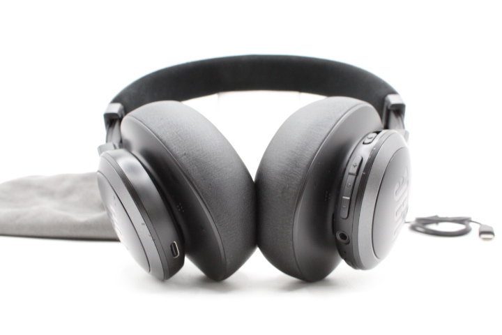 ワイヤレスハイブリッドノイズキャンセリングオーバーイヤーヘッドホン JBL Tune 770NC JBLT770NCBLK Blackの商品画像