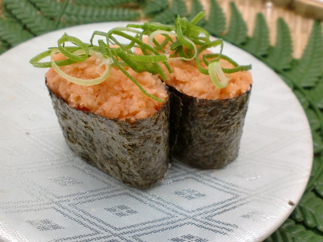  суши суши шуточный товар salmon выбивалка камера 300g армия . шуточный товар .... сырой еда для sashimi для тунец, рубленный с листьями лука-батуна лук порей ...-... .. только для бизнеса механический завод суши 