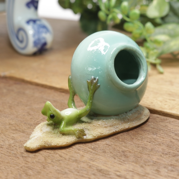 花瓶 ミニサイズ 蛙 カエル 蛙雑貨 フラワーベース 樹脂製 寝ころび足押し 置物 Eva 雑貨屋リエット 通販 Yahoo ショッピング