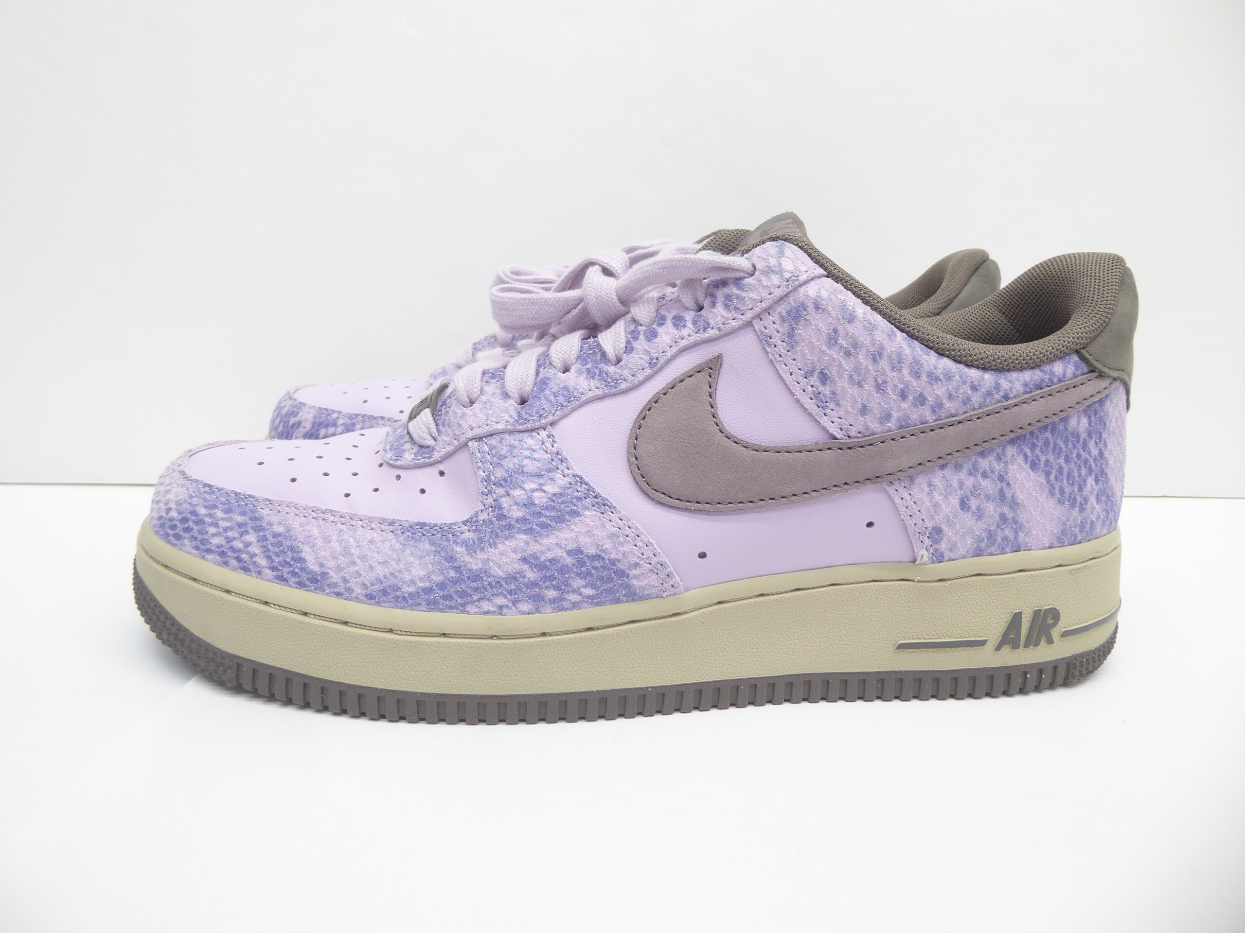ナイキ　AIR FORCE1 07 LV8 パープルスネーク　28cm　パイソン ナイキ AIR FORCE1 07 LV8 エアフォース1 紫スネーク 30cm
