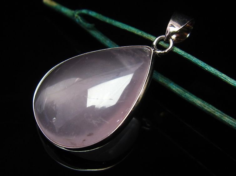 ミルキークォーツ ピンク  ペンダント 