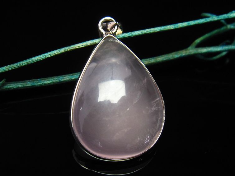 ミルキークォーツ ピンク  ペンダント 