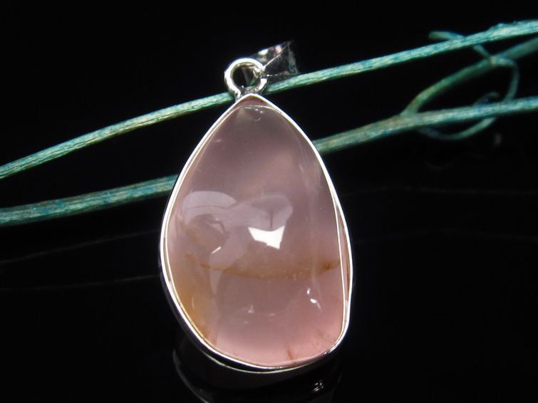 ミルキークォーツ ピンク  ペンダント 