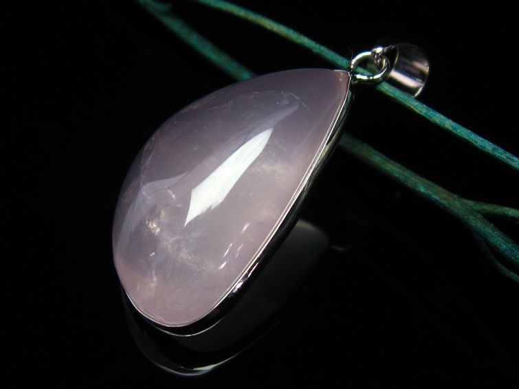 ミルキークォーツ ピンク  ペンダント 