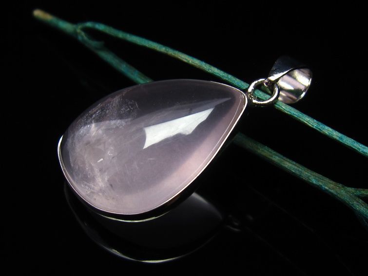 ミルキークォーツ ピンク  ペンダント 