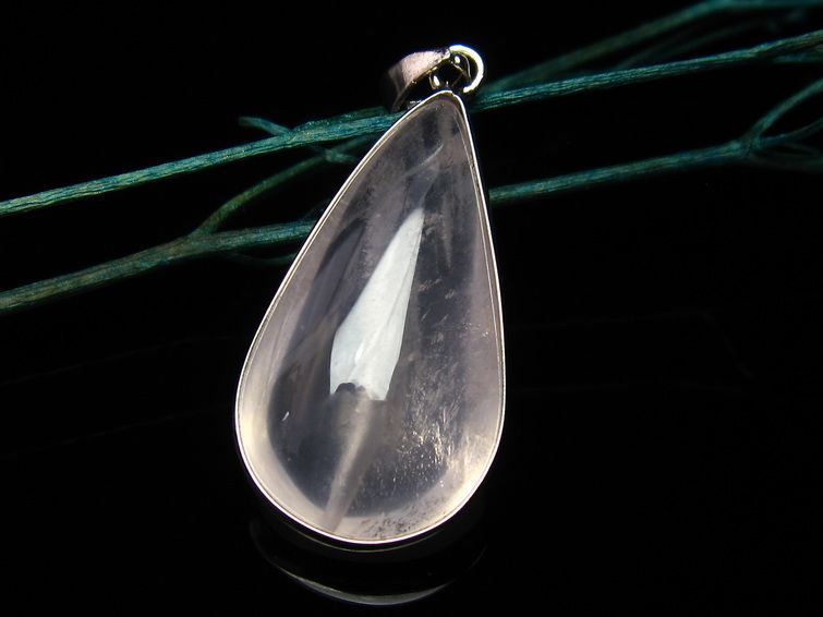 ミルキークォーツ ピンク  ペンダント 