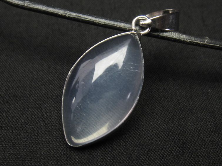 ミルキークォーツ  ペンダント 