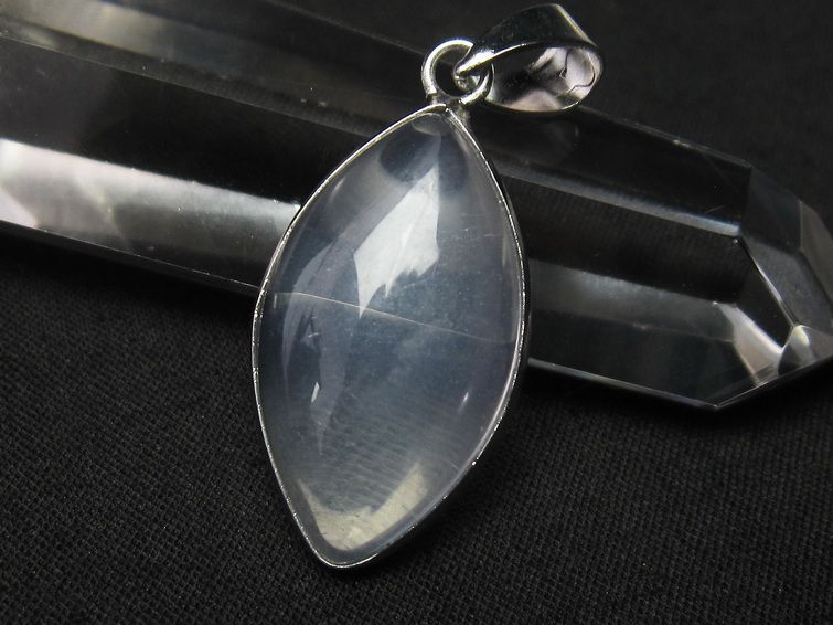 ミルキークォーツ  ペンダント 