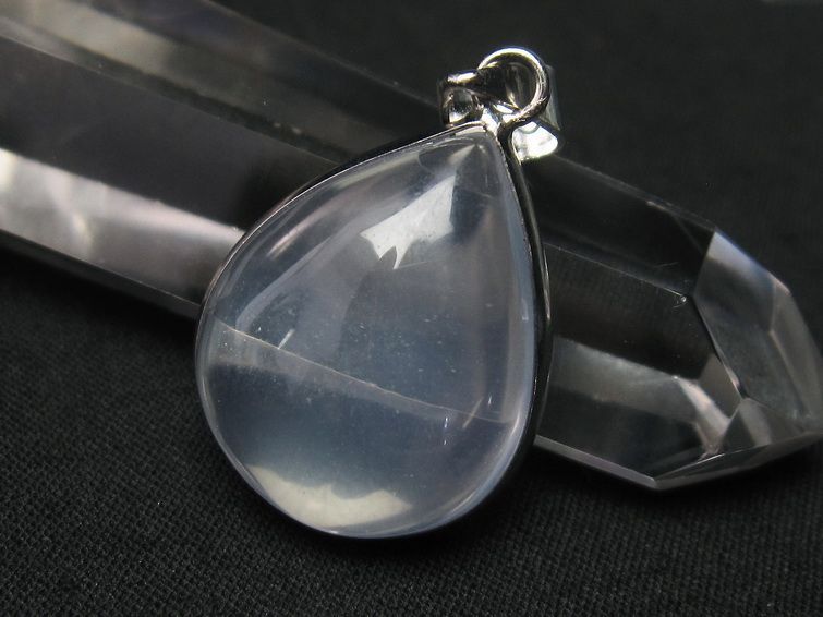 ミルキークォーツ  ペンダント 