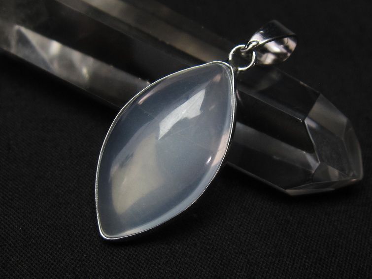 ミルキークォーツ  ペンダント 